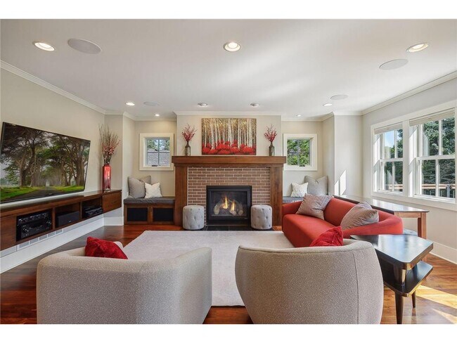 Building Photo - 4015 Wood End Dr