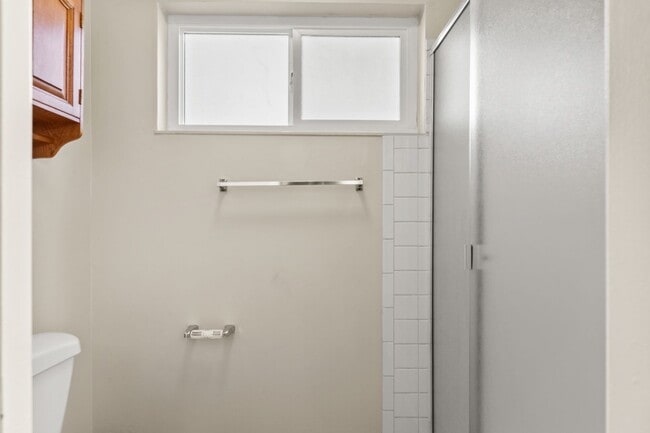 Building Photo - Utilities Included! Large 2-Bedroom in Hayward with On-Site Laundry & Parking