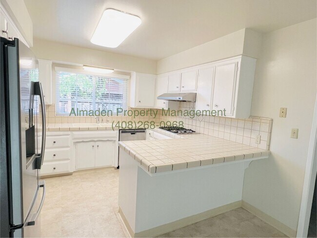 Building Photo - Spacious Home in Almaden Valley w/ Central...