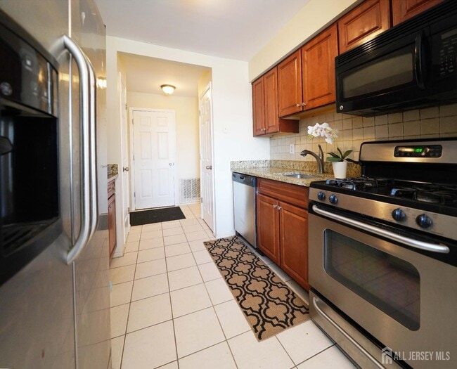 Building Photo - 1111 Edison Glen Terrace