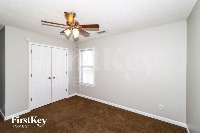 Building Photo - 7740 Shadow Bend Ln