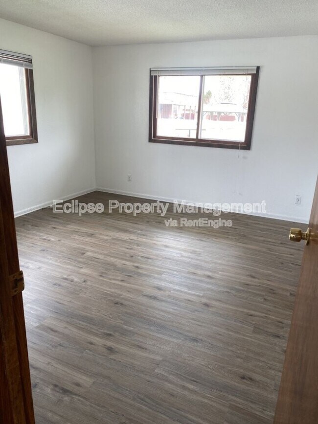 Building Photo - 230-229 29 Rd