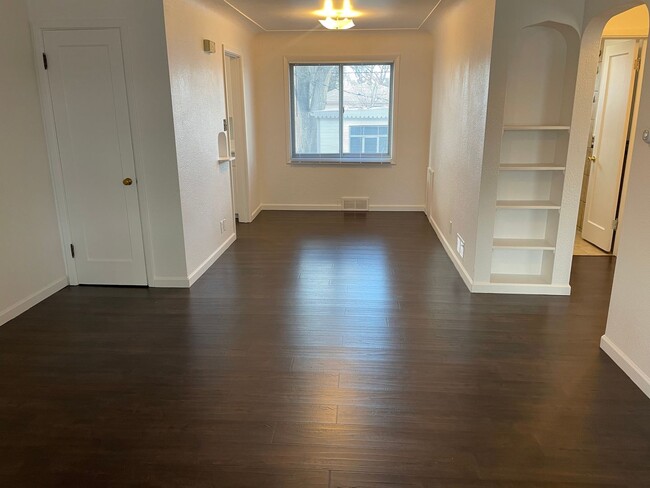 Building Photo - Charming Newly Renovated 3-Bedroom Home!