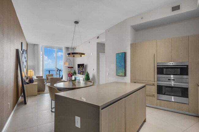 Building Photo - 4111 S Ocean Dr