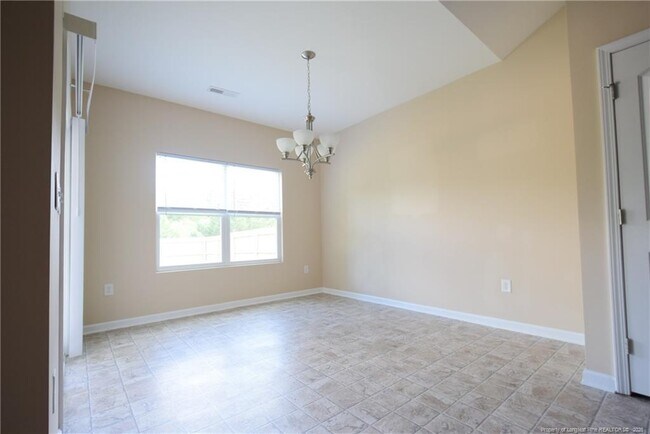 Building Photo - 2541 Spinnaker Dr