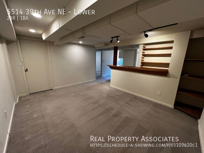 Building Photo - 5514 39th Ave NE