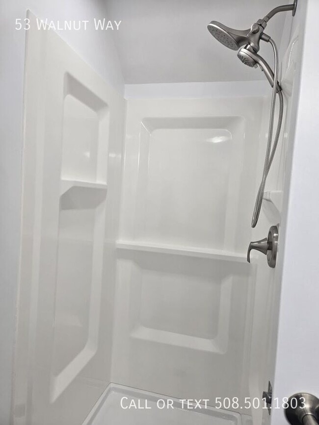 Building Photo - 53 Walnut Way