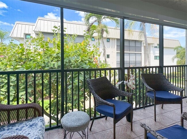 Building Photo - 788 Park Shore Dr