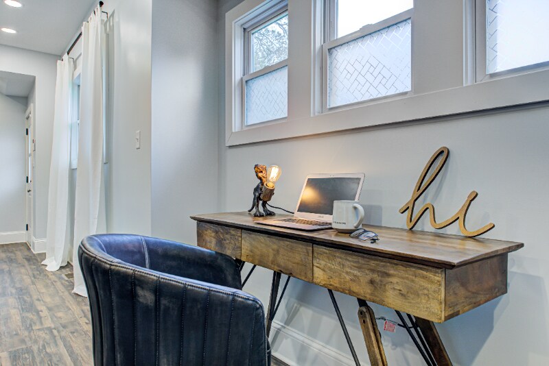 Building Photo - 931 Lasalle St