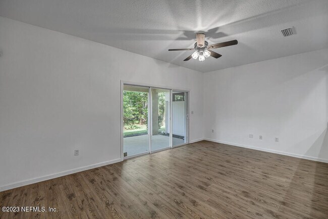 Building Photo - 5915 Pavilion Dr