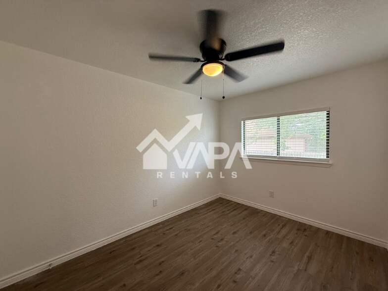 Building Photo - 4455 Sherwood Way