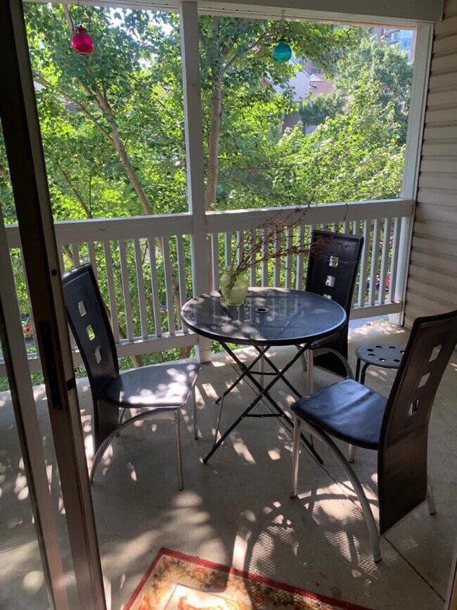 Balcony - 1527 Lincoln Way