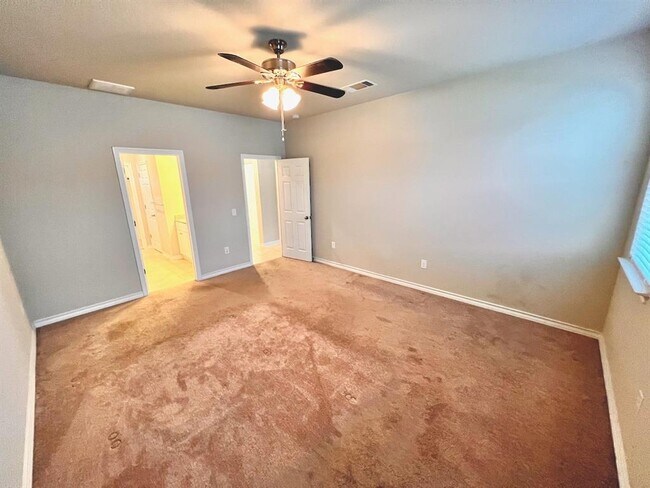 Building Photo - 5717 Lehman Way