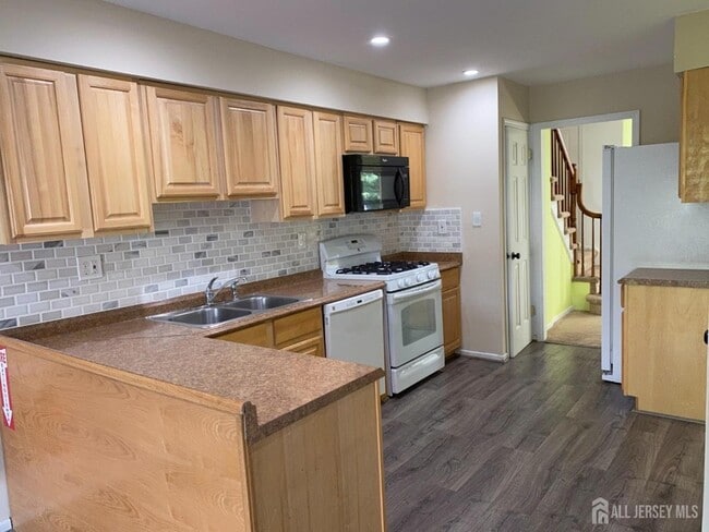 Building Photo - 22 Maddaket Ct