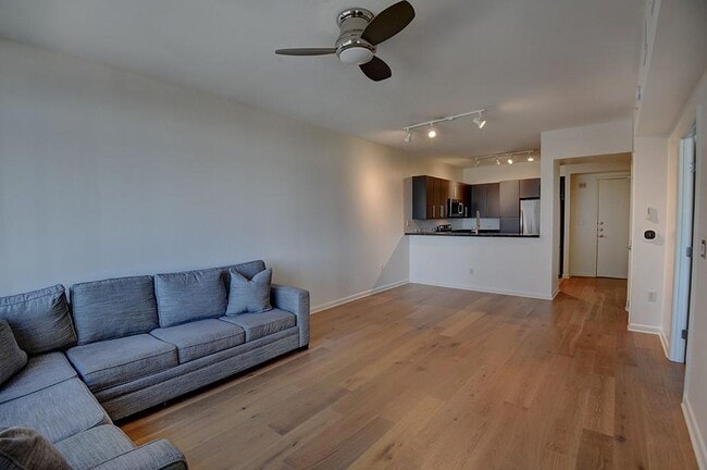 Building Photo - 54 Rainey St