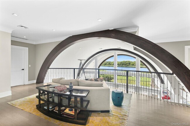 Building Photo - 61A S Bay Ave