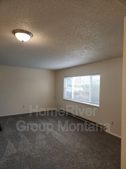 Building Photo - 2111 S 4th St W