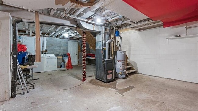 Building Photo - 40 Meanor St