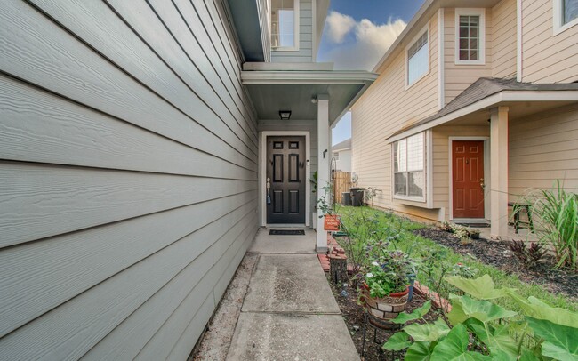 Building Photo - 14319 Mirkwood Ln