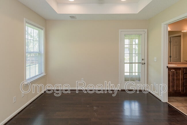 Building Photo - 13865 Roanoke Dr