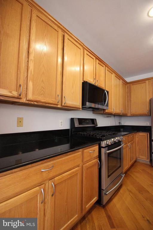 Building Photo - 46140 Cecil Terrace