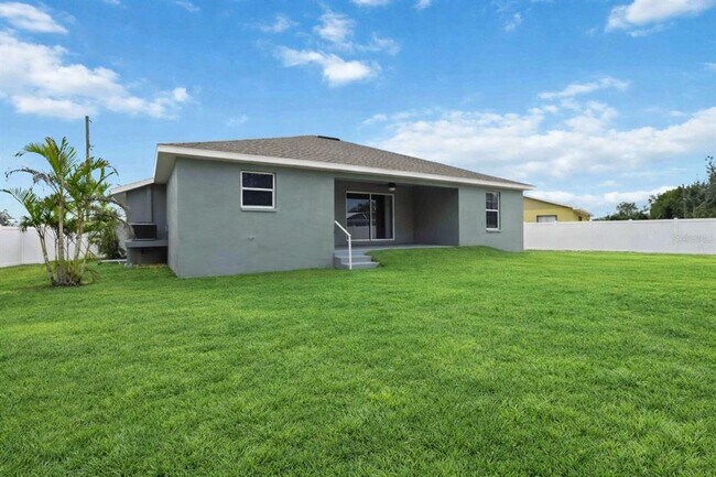 Building Photo - 6336 Florida Cir W