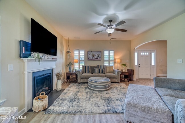 Building Photo - 307 Windward Landing
