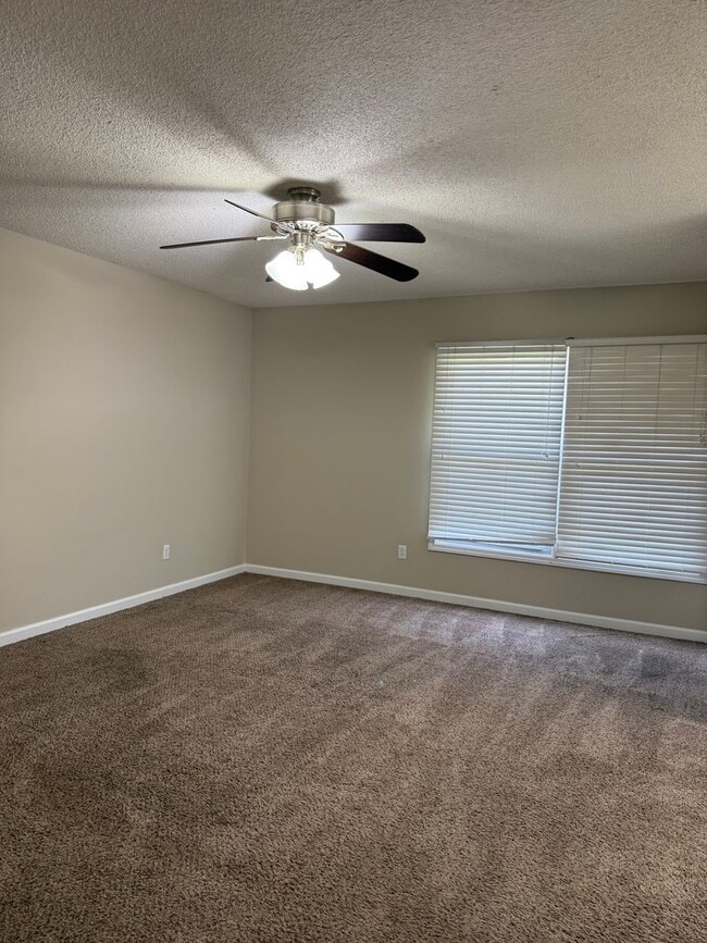 Building Photo - 103 Chickasaw Rd