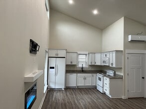 Building Photo - 7002 Old Tom Box Rd