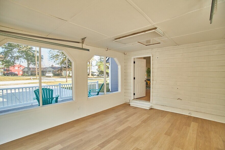 Building Photo - 1701 Point Windward Pl SW