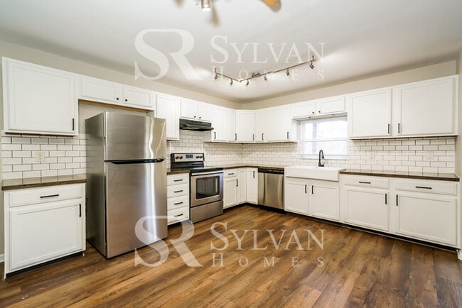 Building Photo - Rest. Relax. Recharge. Home awaits!