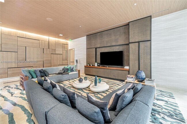 Building Photo - 45 SW 9th St