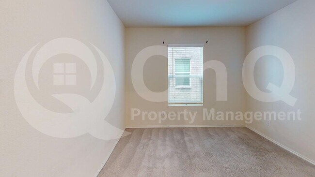 Building Photo - 426 Lake Erie Dr