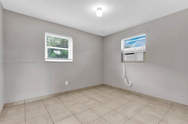 Building Photo - 551 NW 30th Terrace