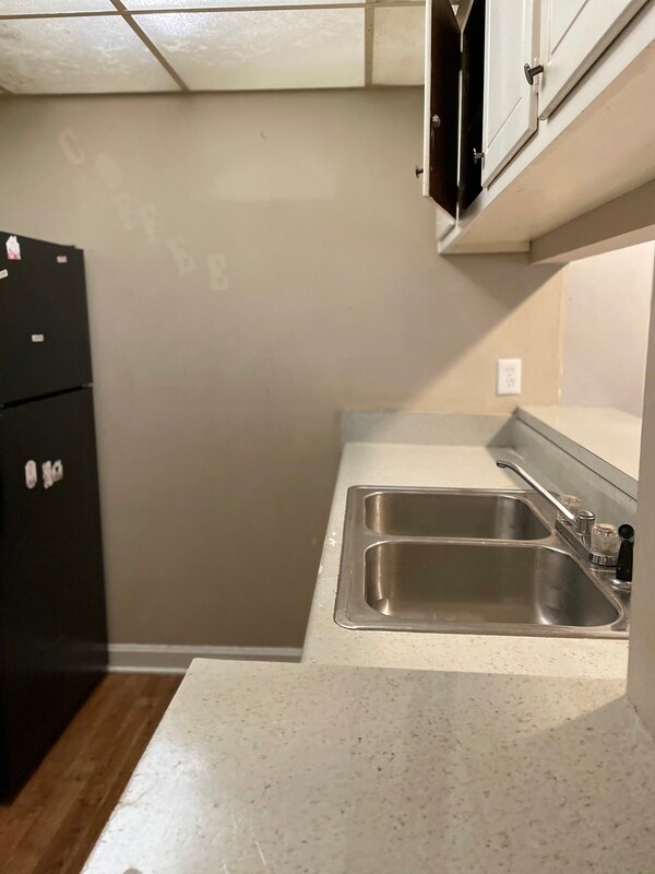 Building Photo - 2000 Patio Ct