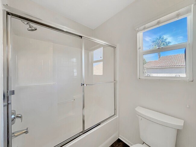 Building Photo - Beautiful 5BD/3BA House in Otay Ranch W/ W...
