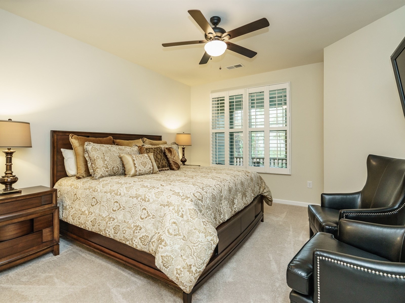 Master on the Main Floor - 5447 Jessip St