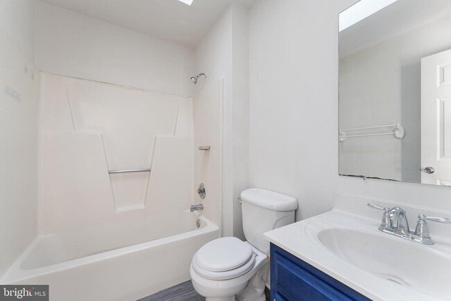 Building Photo - 2118 Kaiser Dr