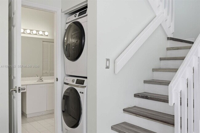 Building Photo - Seagrape Way, Hollywood, FL 33019 - 2 BR 2 BA townhouse