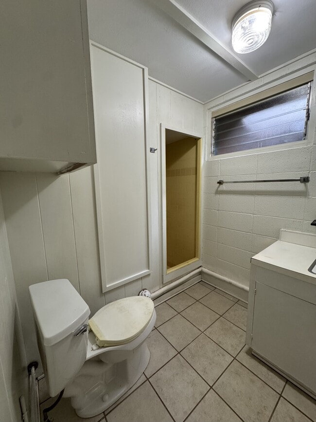 Building Photo - 1412 Kaminaka Dr