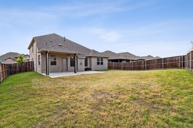 Building Photo - 1833 Meadow Trail Ln