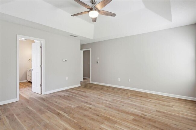 Building Photo - 2335 Winthrope Way Dr