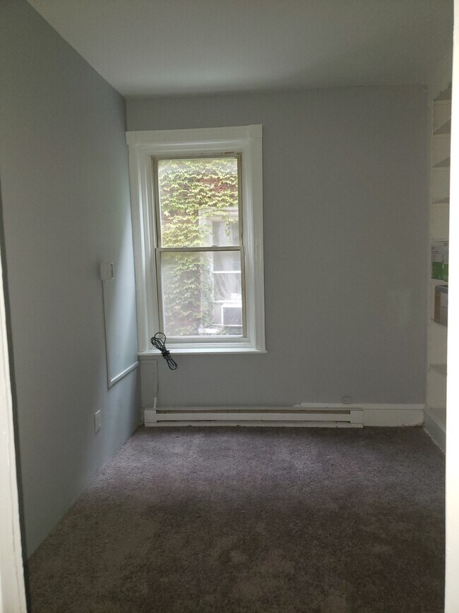 Building Photo - 4522 N Broad St