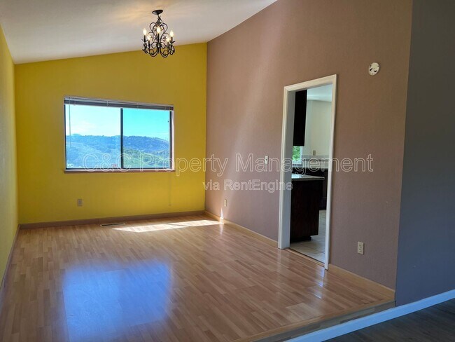 Building Photo - 293 Saybrook Way