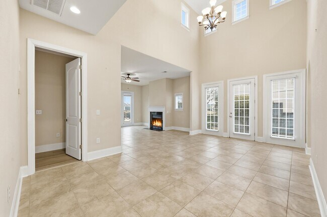 Building Photo - 109 Lac Courte