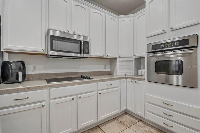 Building Photo - 2807 Deerfield St