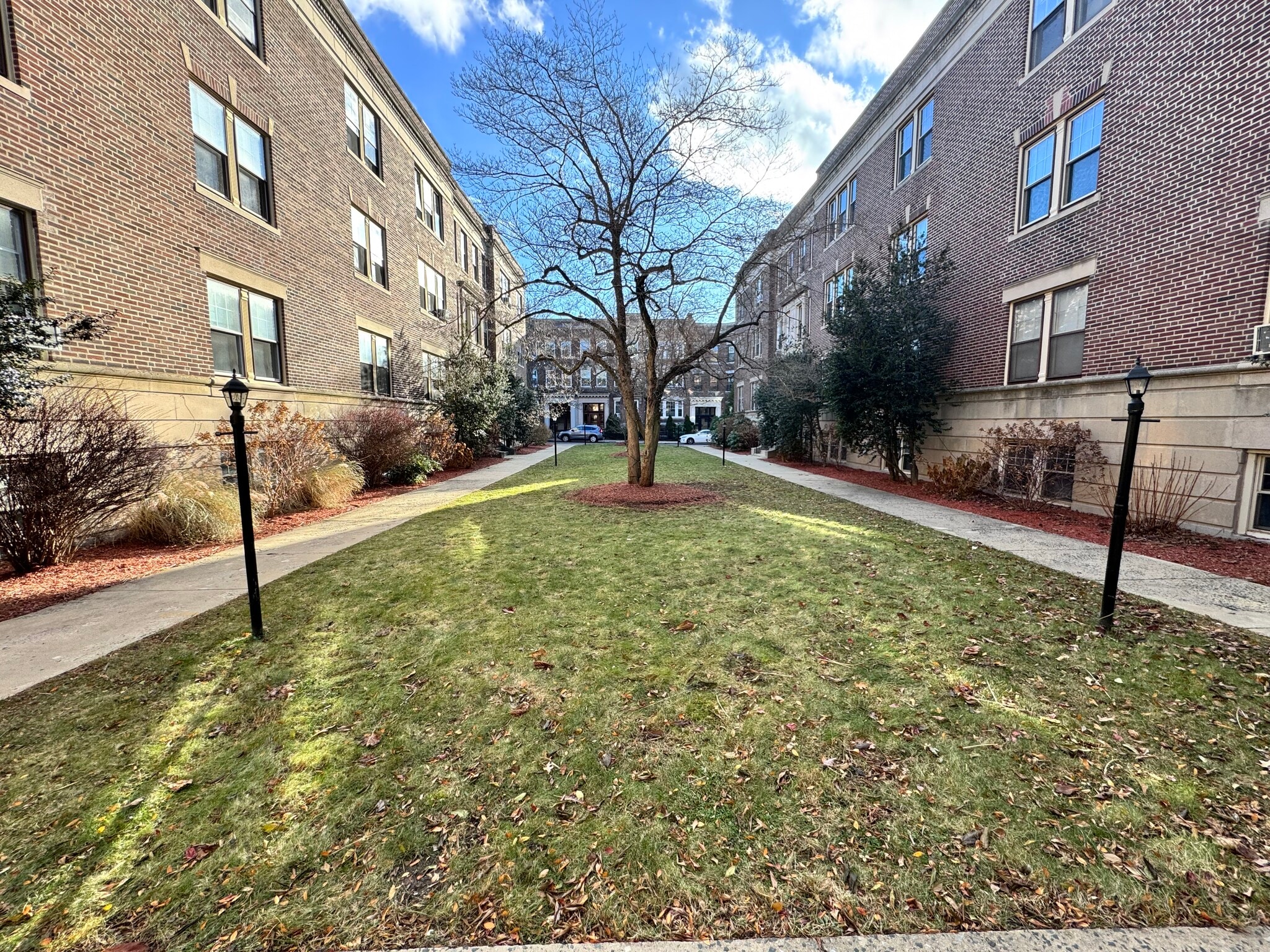 Building Photo - 18 Alton Pl