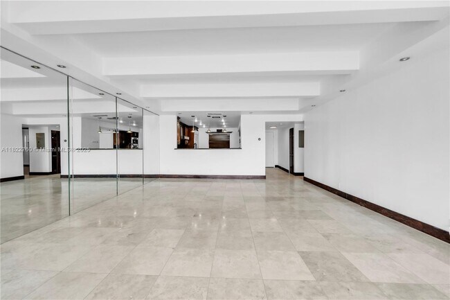 Building Photo - 4000 NE 168th St