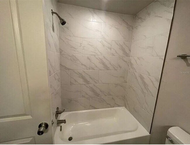 Building Photo - Spacious 3 Bed, 2 Bath Home with Workshop ...