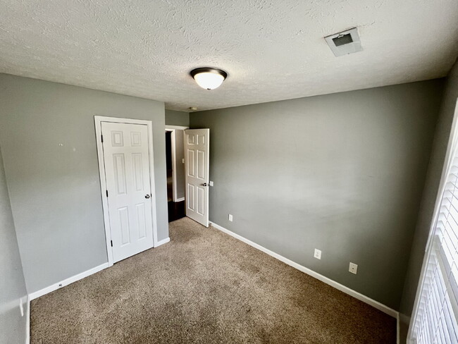 Building Photo - 2785 Russet Ridge Dr
